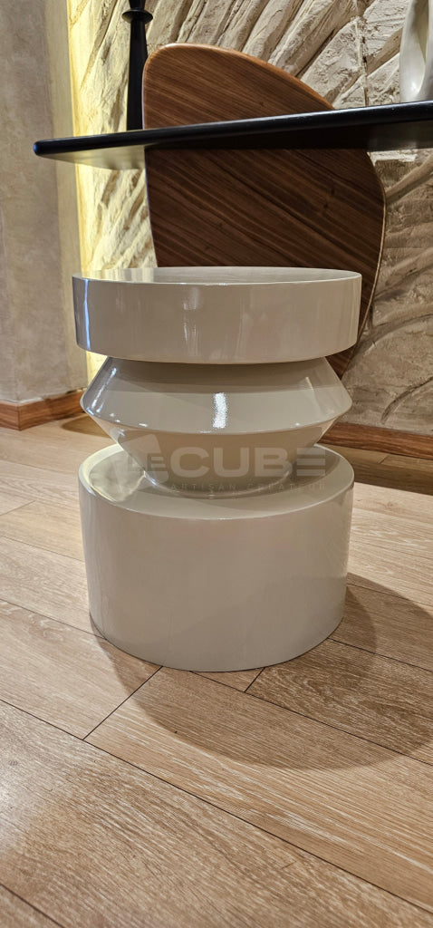 Table d’appoint Lucy beige Table d’appoint